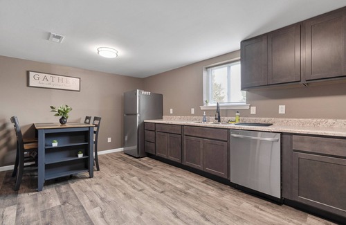 Arnold Apartamento | Lovely 2-bedroom apartment with WIFI/PRIVATE PARKING/LAUNDRY