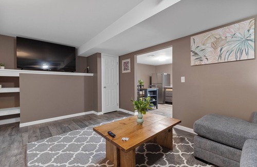 Arnold Apartamento | Lovely 2-bedroom apartment with WIFI/PRIVATE PARKING/LAUNDRY