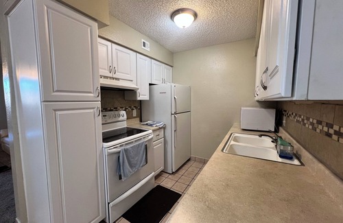 Casas Adobes Apartamento | Lovely 2-bedroom apartment with WiFi, AC in Tucson
