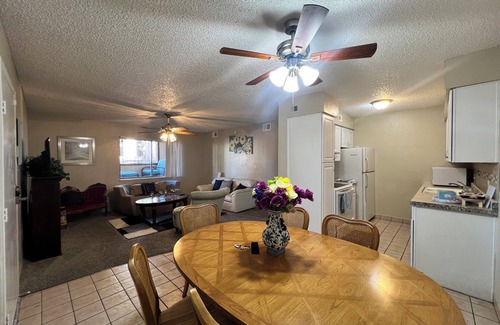 Casas Adobes Apartamento | Lovely 2-bedroom apartment with WiFi, AC in Tucson