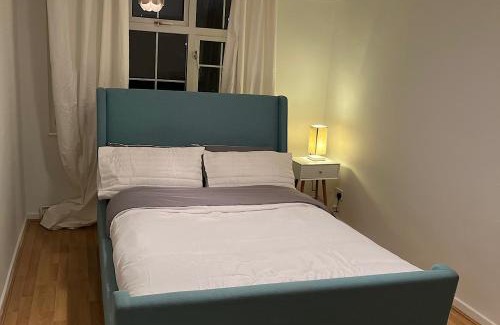 Custom House Apartamento | Lovely 2 bedroom apartment with parking space