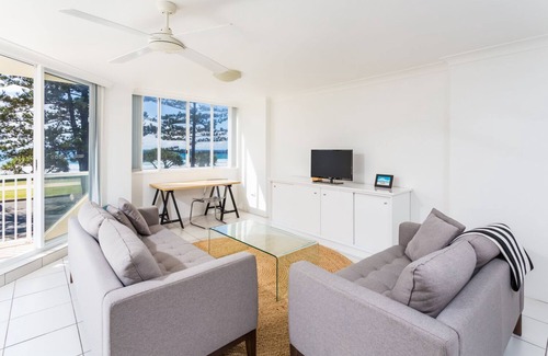 Miami Apartamento | Lovely 2-bedroom beachfront unit with pool