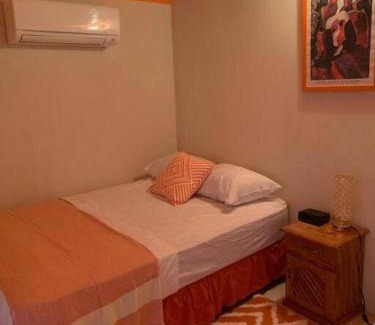 Gibbons Apartamento | Lovely 2 bedroom condo with WiFi in a quiet area, 7-10 minutes away from both the airport and Oistins