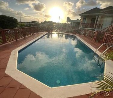 Gibbons Apartamento | Lovely 2 bedroom condo with WiFi in a quiet area, 7-10 minutes away from both the airport and Oistins
