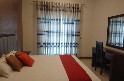 Kolonnawa Apartamento | Lovely 2 bedroom condo with pool and gym