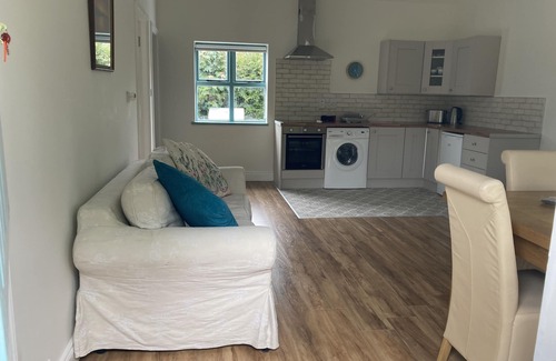 Dungarvan Cabaña | Lovely 2 bedroom cottage at base of Comeragh Mountains