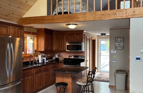 Limerick Cabaña | Lovely 2-bedroom cottage with AC in Limerick, ME on Sokokis Lake