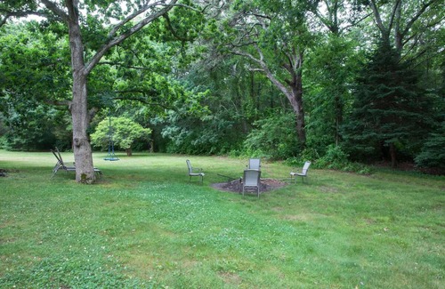 East Sandwich Cabaña | Cozy, Two Bedroom Cottage near beaches and Cape Cod Canal!