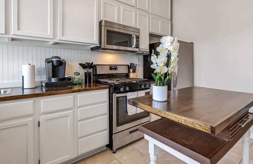 Shaw Apartamento | Lovely 2 Bedroom | Historic Shaw Neighborhood
