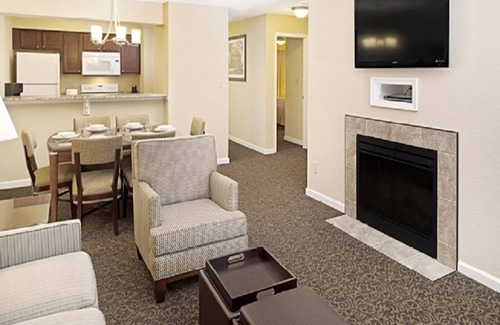Berkeley Complejo | Lovely 2 bedroom minutes to Colonial Williamsburg