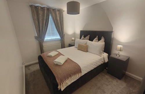 Clydebank Apartamento | Lovely 2 Bedroom Modern Ground Floor Flat