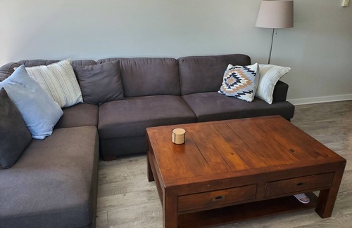 Ladysmith Condominio | Lovely 2-bedroom ocean view condo in Ladysmith