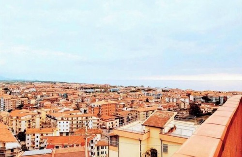 Scalea Apartamento | Lovely 2-bedroom rental with patio in Scalea