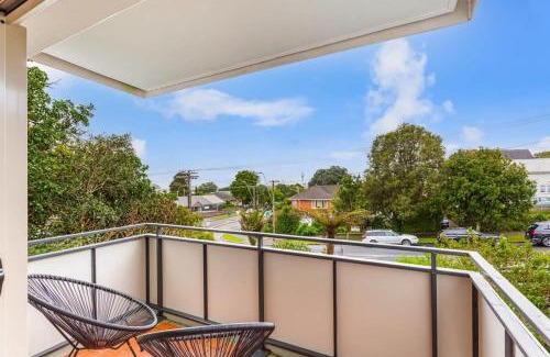 Mount Eden Apartamento | Lovely 2-Bedroom Rental with Parking Zodiak Stays