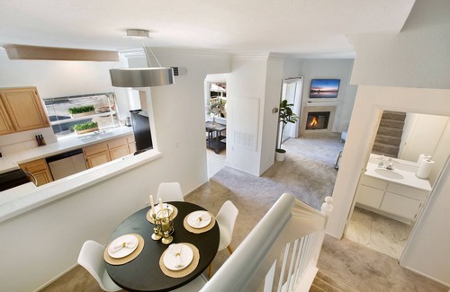 Oak Park Casa | Lovely 2-bedroom Shadow Ridge townhouse