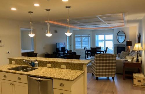 Traverse City Casa | Lovely 2-bedroom Suite with lots of Amenities