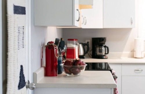 Colwood Casa | Lovely 2 bedroom suite steps from The beach