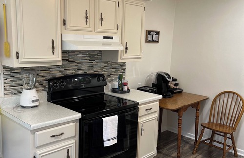 Erie Casa | Lovely 2-BR Apt Fully Furnished! Master long Suite
