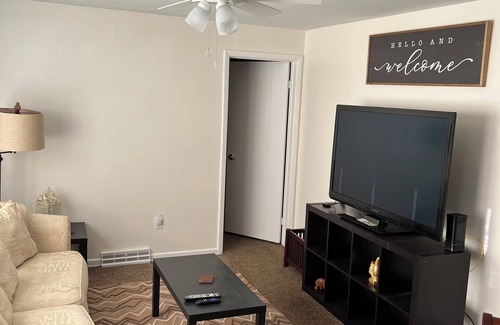 Erie Casa | Lovely 2-BR Apt Fully Furnished! Master long Suite