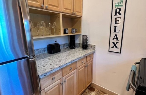 Poinsettia Heights Condominio | Lovely 2 BR Condo w/ Private yard - 7 Min from the Beach
