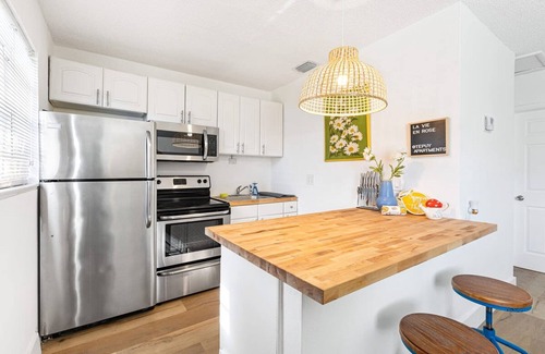 Sailboat Bend Apartamento | Lovely 2 BR Condo in Sailboat Bend