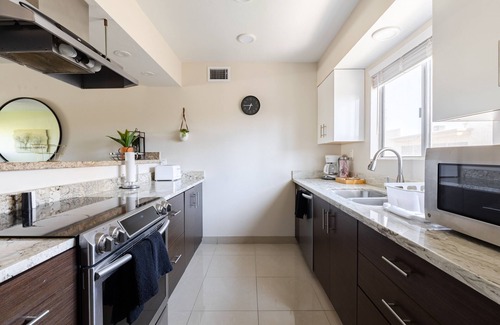 Fashion Square Apartamento | Lovely 2 BR Condo | Pools | Covered Parking