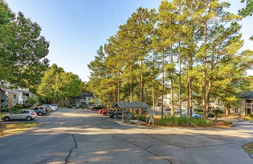 Harbison Condominio | Lovely 2 BR Condo with Adventure & Shopping Near!