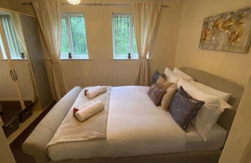 Manchester Apartamento | Lovely 2 Dbl bed apartment near Heaton Park and North Manchester Hospital with parking