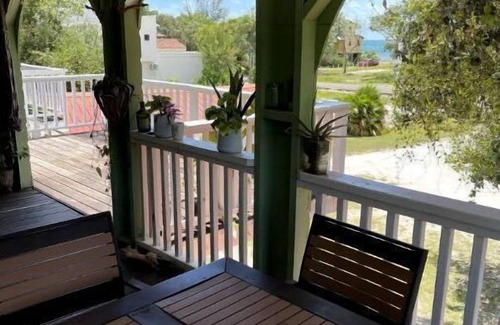 Placentia Apartamento | Lovely 2b 1bath unit; beach view