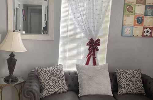 Griffin Heights Apartamento | lOVELY 2BD/1BATH WITH INDOOR FIREPLACE NEAR FSU 5 MIN FROM FAMU