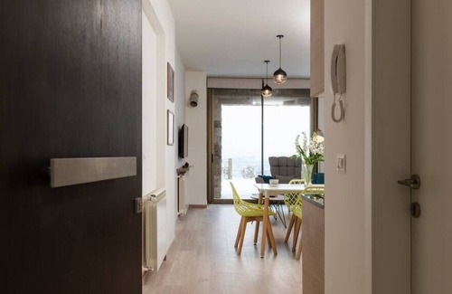 Kfardebian Apartamento | Lovely 2bd Chalet with terrace - Redrock Faqra
