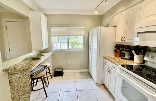 Pompano Beach Apartamento | Lovely 2BED 2BA Apartment with pool near the beach
