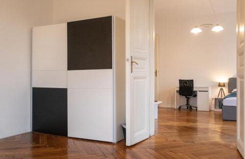 Wahring Apartamento | Lovely 2BR Apt, Near AKH, Perfect for Longstays