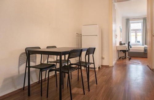 Wahring Apartamento | Lovely 2BR Apt, Near AKH, Perfect for Longstays