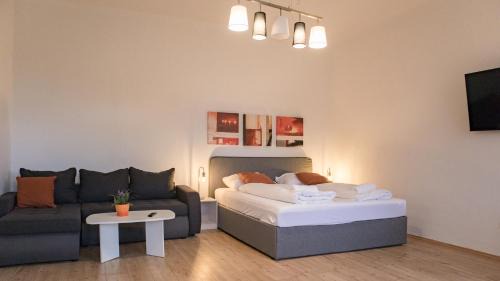 Wahring Apartamento | Lovely 2BR Apt, Near AKH, Perfect for Longstays