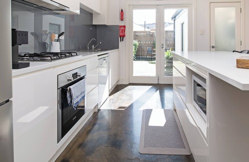 Norwood Casa | Lovely 2BR Home in Norwood - 3km from Adelaide - Wifi - Netflix - Private Courtyard