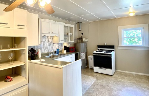 Orleans Apartamento | Lovely 2BR in Heart of Northeast Kingdom