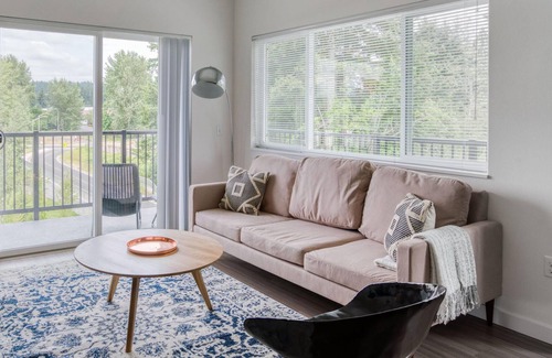 Redmond Apartamento | Lovely 2BR in Redmond, Rooftop + Pet-Friendly
