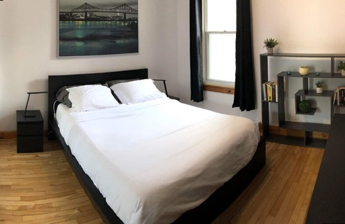 Cote-Saint-Paul Apartamento | Lovely 3 BDR unit, 5min-metro, 1 min-grocery store