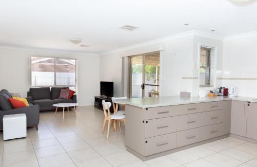 Wagga Wagga Casa | Lovely 3 Bed, 2 Bath in the City Centre