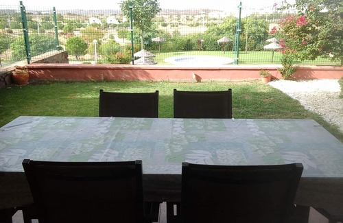 Costa Esuri Apartamento | Precioso apartamento de 3 dormitorios con WiFi con vistas a la piscina