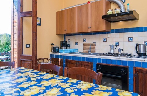 Noto Marina Cabaña | Lovely 3-Bed Cottage in Noto