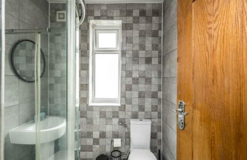 London Borough of Hounslow Apartamento | Lovely 3 bed house in Feltham