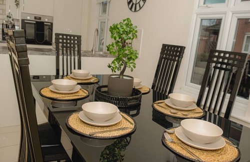 Solihull Casa | Lovely 3-Bed House in Solihull