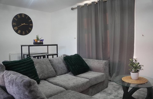 Solihull Casa | Lovely 3-Bed House in Solihull