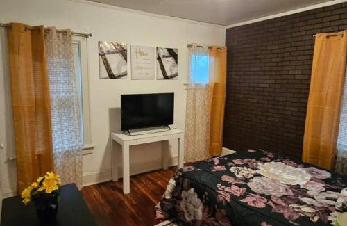 Cleveland Casa | Lovely 3 Bed Room in Cleveland