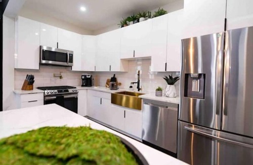 Codman Square Apartamento | Lovely 3 bedroom 2 bath “6 miles from downtown”