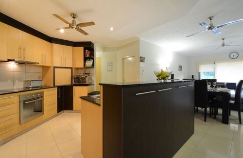 Cullen Bay Apartamento | Lovely 3 bedroom apartment in the city