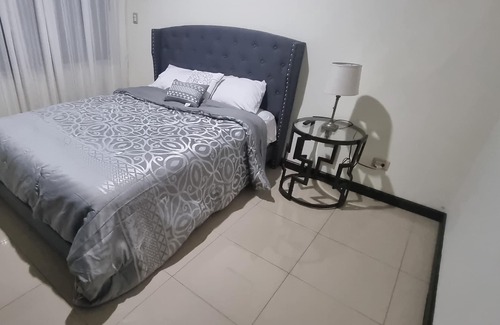 Desamparados Apartamento | Lovely 3 bedroom condo with pool & gym