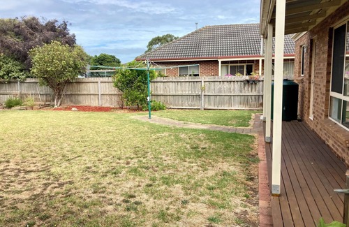 Warrnambool Casa | Lovely 3 bedroom house located in quiet court complimented by large outdoor area